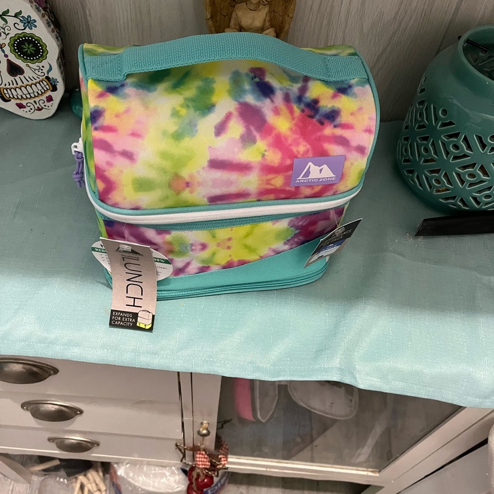 Lunchbox - Picture 3 of 3
